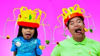 Emma Pretend Play CHOW CROWN Toy w Real Food