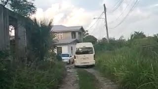 VIDEO - ZR driver blocked in cart road - Love has something to do with it - Barbados