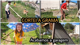 CORTEI A GRAMA, acabamos a garagem, as crianças brincaram com os cachorros