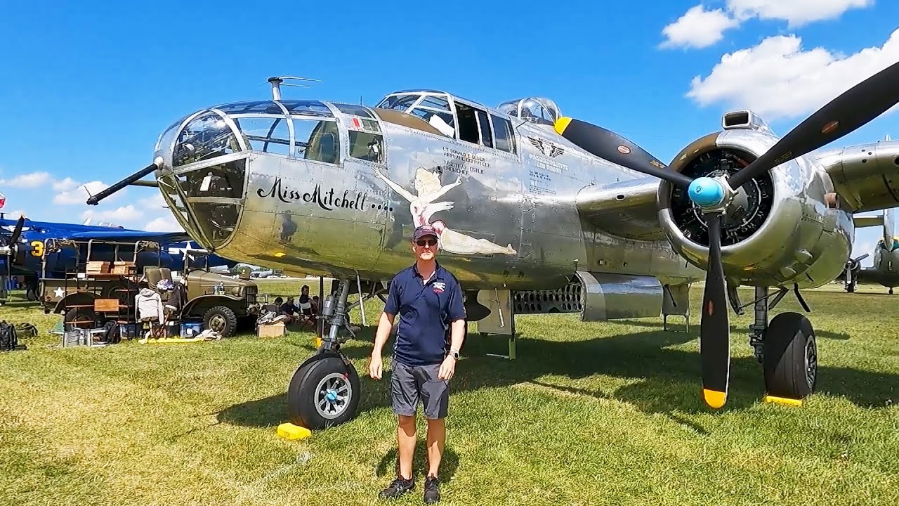 B-25 Walkaround Oshkosh 2022 - YouTube