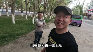 刚买的大通V90跑完西藏就坏在半路，红绿灯跟前抛锚，谷一急哭了【大亮旅行記】