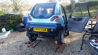 REVA G-WIZ: DIY Lithium conversion - fitting the towbar and having a look underneath the car.