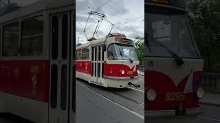 Odjezd tramvaje ze zastávky Evropa