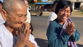 2023 01 29 บรรยากาศสองข้างทางธรรมะสัญจรเดินธุดงค์กัมพูชา พระอาจารย์สุพิศ รักขิตธัมโม