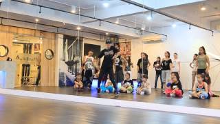 2013.06.27-Thu.-Angie Chen 小桃 in Apple-studio workshop  Solo part.2 （小跳）