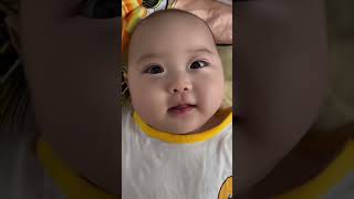 刚睡醒的 #人类幼崽 #萌娃 #funny #babycute #babydailyvlog #babyshorts #babyvideos #babyvideos #cute  #baby