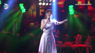 Gülden Mutlu - Yatsın Yanıma (Beyaz Show - Canlı Performans)