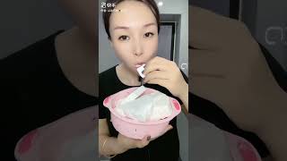 Cornstarch eating asmr white corn starch eating asmr #satisfying #cornstarch #oddlysatisfying