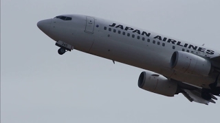 雪の晴れ間の離陸 日本航空 B737 小松空港 Snow clearance takeoff JAL B737 at Komatsu Airport