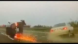 Idiots in Cars | China | 12