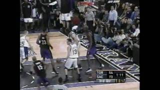 Keon Clark's Huge Tomahawk On Scot Pollard (2001)