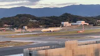 福岡空港の今☆21キャセイ航空運航再開B7-300  2022.12.1西側から南方向