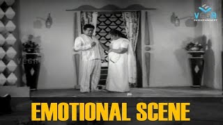 Meena and Sathyan Emotional Scene ||  velliyazhcha