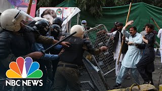 Clashes in Pakistan as Imran Khan supporters obstruct his arrest