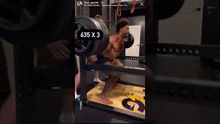 Myles Garrett casually squats 635 pounds 3 times 💪👀