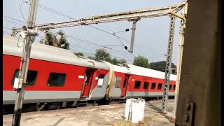 Offlink DDU WAP-4 20908 BHUJ DDR Sayajinagari Overtakes 09152 Surat Virar MEMU Special At Dungri