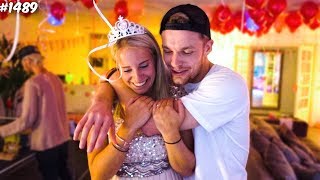 VERJAARDAG VERRASSING VOOR DEE! - ENZOKNOL VLOG #1489