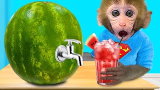 Monkey Baby Bon Bon makes watermelon smoothie and takes a bath with ducklings in the bathtub