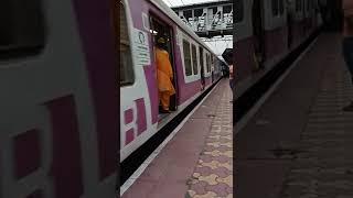 Lonavala - Pune Local at Pimpri  #indianrailways  #jayeshb  #passengertrain