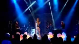 Kelis performs Scream on Alan Titchmarsh Show