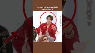 Awwwwww taehyung starts smiling shyly.🩷🫣🫶#bts #taehyung #tae #v