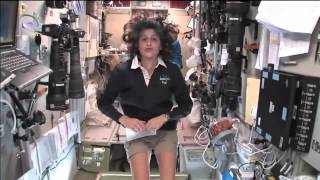 Sunny Williams explain basic emergency reactions on the ISS [Subs ENG/ITA]