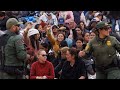 En Vivo: Migrantes siguen llegando a la frontera con Estados Unidos