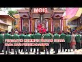 Jadikan Aku Istana CintaMu dinyanyikan Mamasa Oikumene Singers (MOIS) pada hari penikahan ZET & LETY