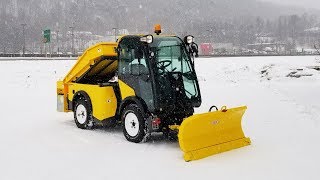 Multihog CX Tractor \u0026 Snow Plow - Canada