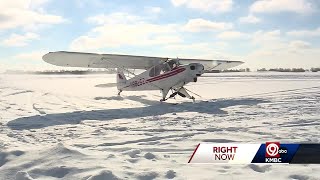 Pilots in Gardner, Kansas, make the most out of the snow