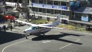 世界一危険！テンジン・ヒラリー空港（旧ルクラ空港）への着陸 / Landing on the most dangerous airport in the world: Lukla Airport