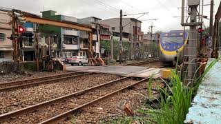 2021/11/20 台鐵 第4148次區間車 EMU800車型 瑞芳明燈路平交道通過 (苗栗=蘇澳) 4K