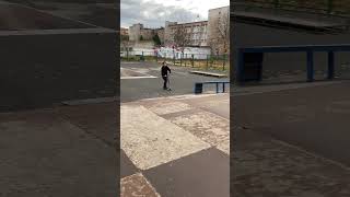 смешно разложился #tailwhip #tricks #самокат #пранк