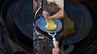 इस तरह बनती है बेसन से पपड़ी || besan papdi making #shorts #viral #indiastreetfood #besanpapdi