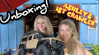 Ashley Unboxes her new Trx4 defender then takes it for a swim!!!