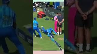 पाकिस्तानी एंकर टकराइ Player से हुआ हादसा | #shorts