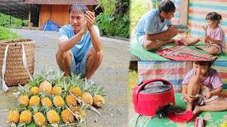 Single dad,picking pineapples to sell at the market,and his wife fixes rice cookers,Electric kett