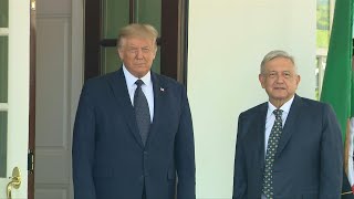 López Obrador llegó a la Casa Blanca para su primer encuentro con Trump | AFP