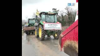 French farmers union convoy blocked at Orveau, near Paris