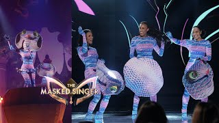 The Masked Singer - En Vogue / Queen Cobras - All Performances and Reveal