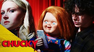 Chucky RIDICULIZA a la acosadora de Jake | Chucky Temporada 1 | Chucky: El Muñeco Diabólico