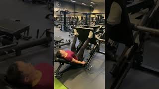 Hammer Strength 45 Degree Leg Press Machine Wide-High Stance (hamstrings, gluteus)