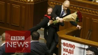 Fighting breaks out in Ukrainian parliament - BBC News