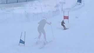 Devine Ljunggren utvecklar sin storslalom mycket fint med bra innerarms-träning mot käpp 2024-12-29