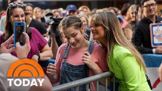 See The Sweet Moment Maren Morris Meets A Fan Who Is Blind