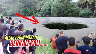 Subhanallah,, Detik² Air Danau Hilang Disedot Lubang aneh...