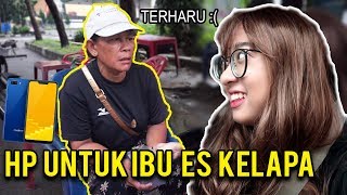 HP UNTUK IBU ES KELAPA... KETULUSAN IBU INI BUAT SEDIH :(