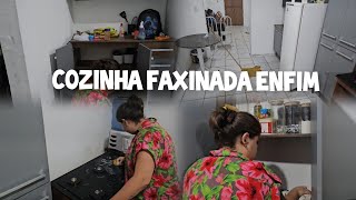 FAXINA NA COZINHA OS ARMARIOS  ESTAVAM TERRÍVEIS