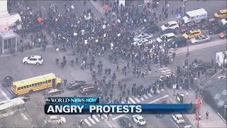 Chicago Protesters Demand Mayor’s Resignation | ABC News