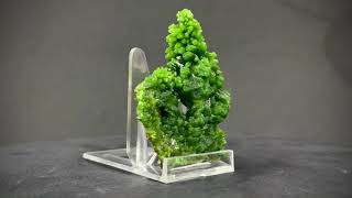 Pyromorphite with Fluorite cast from Les Farges Mine (Des Farges Mine), Ussel, France